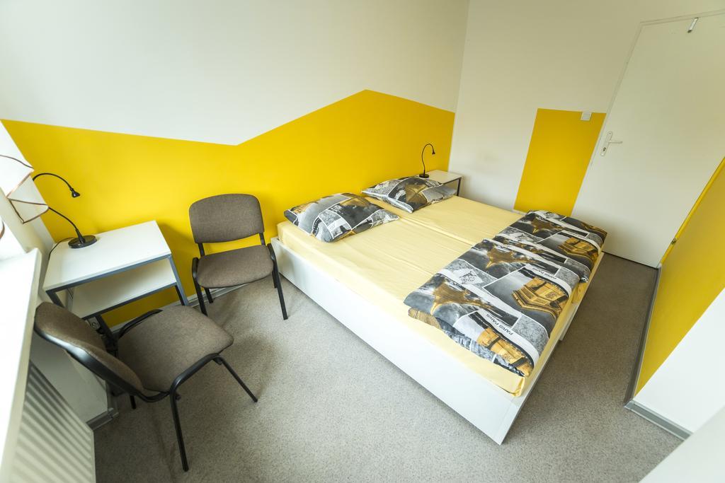 Klimczoka 6 Hostel Katowice Bagian luar foto