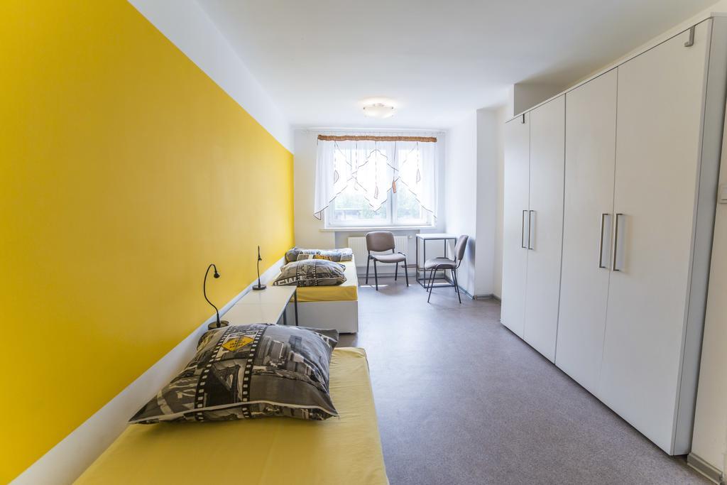 Klimczoka 6 Hostel Katowice Bagian luar foto