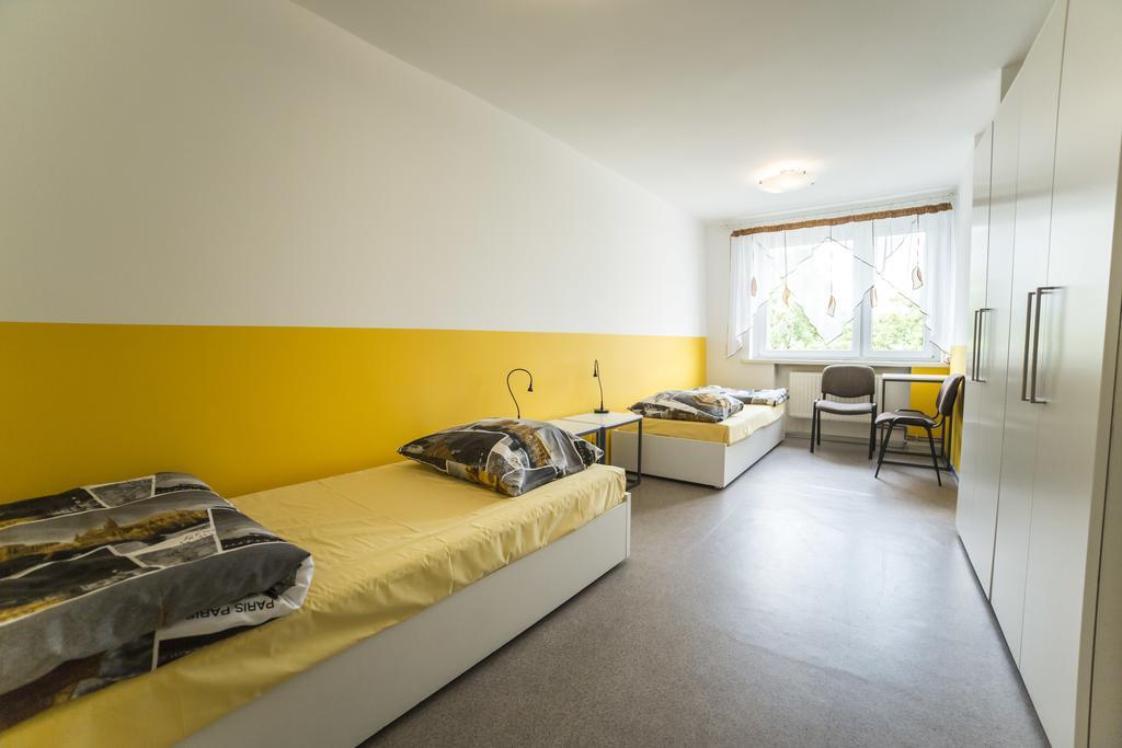 Klimczoka 6 Hostel Katowice Bagian luar foto