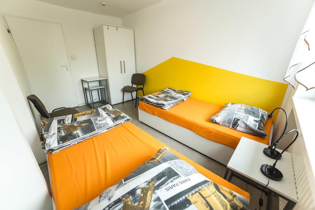 Klimczoka 6 Hostel Katowice Bagian luar foto