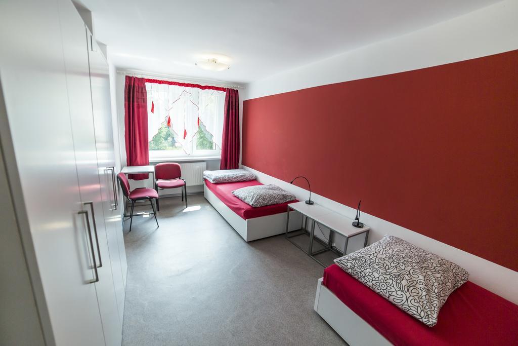 Klimczoka 6 Hostel Katowice Bagian luar foto
