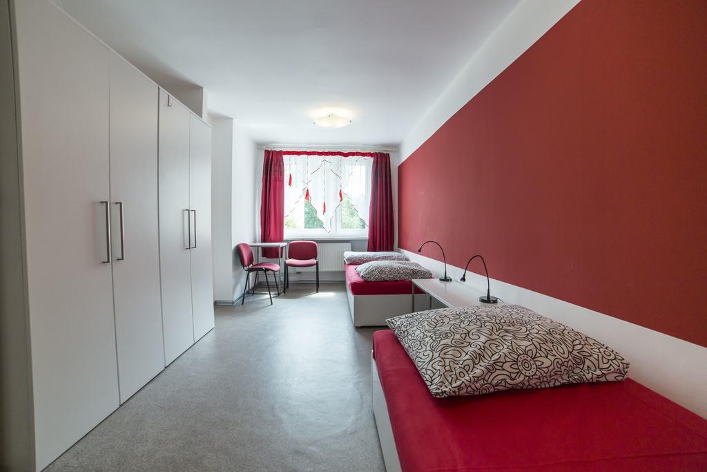 Klimczoka 6 Hostel Katowice Bagian luar foto