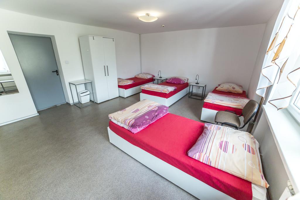 Klimczoka 6 Hostel Katowice Bagian luar foto
